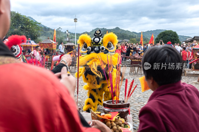 福建漳州的游神舞龙活动