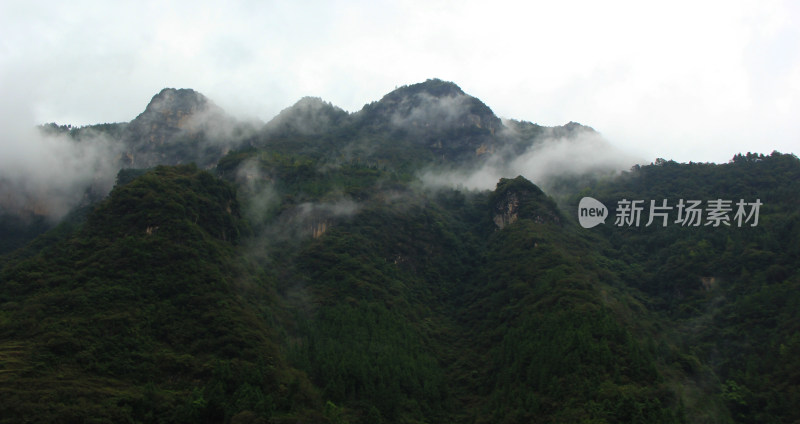 雨后深山云雾实拍