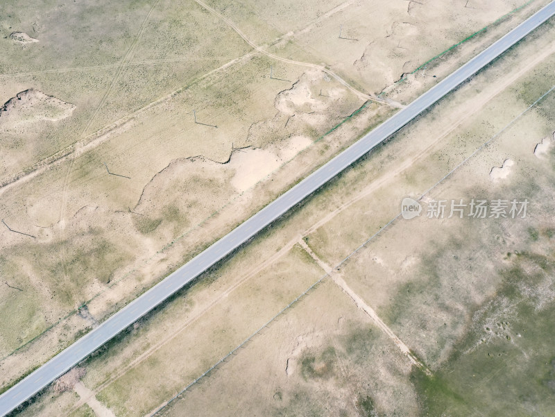 青海省海南州共和县-航拍荒野中的公路