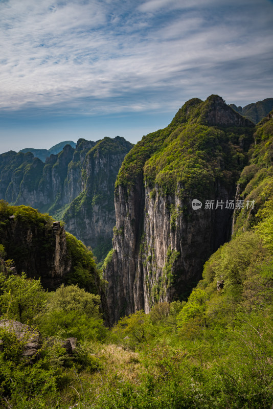 太行山山谷岩石悬崖自然风景