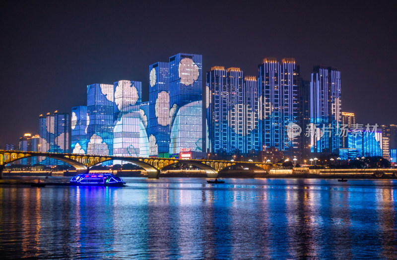 长沙市湘江夜景地标建筑灯光秀