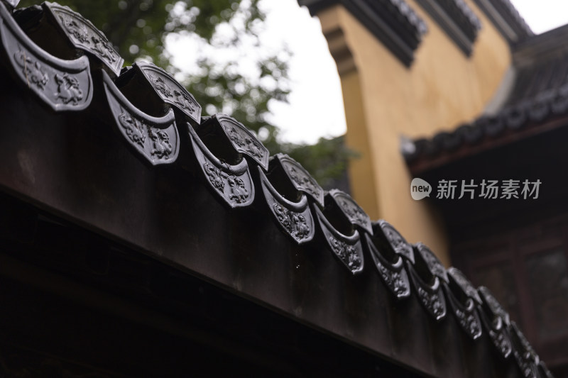 中式屋檐下雨中国传统建筑东方禅意雨天雨滴