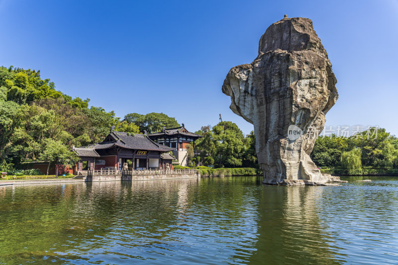 柯岩风景区天工大佛景点