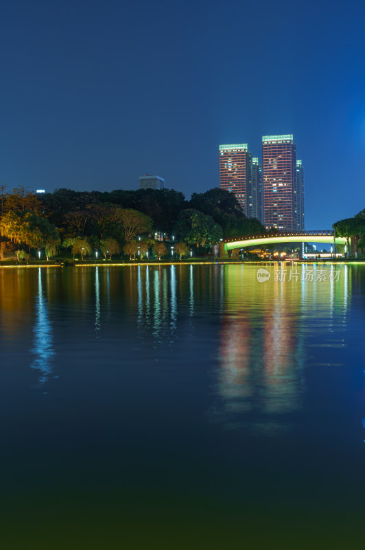 佛山千灯湖公园与城市高楼建筑夜景灯光