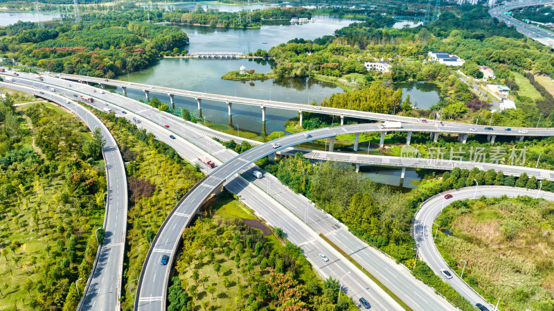 湖北硚孝高速与武汉三环线互通立交桥