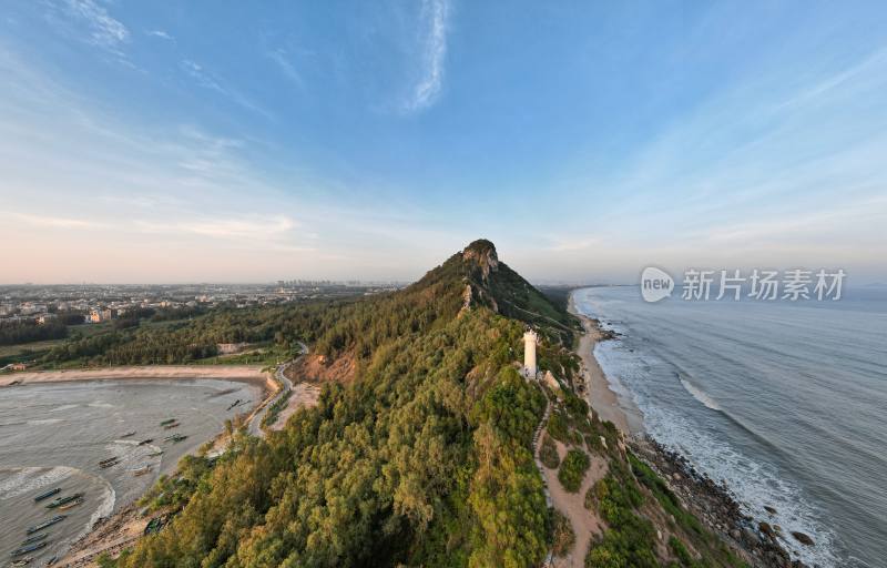 海边灯塔鸟瞰全景