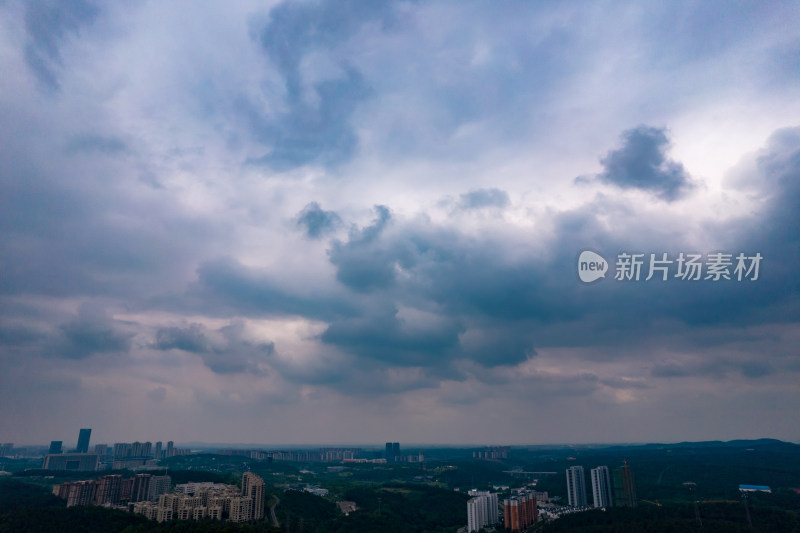 湖北荆门城市大景蓝天白云航拍图