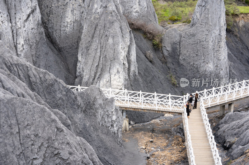 四川西部甘孜墨石公园景区及游客