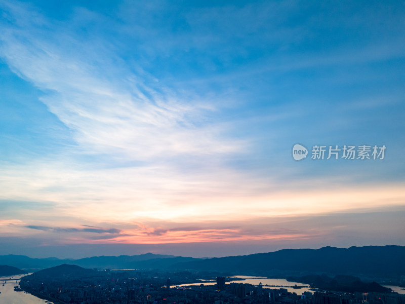 广东肇庆城市夕阳航拍图