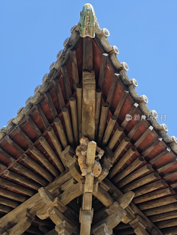 山西晋城青莲寺古建筑斗拱细节特写