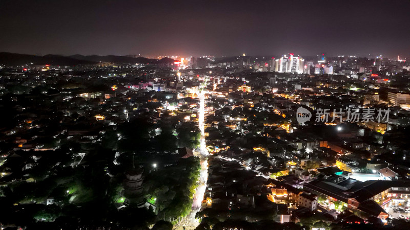 泉州古城古西街钟楼开元寺夜景航拍图