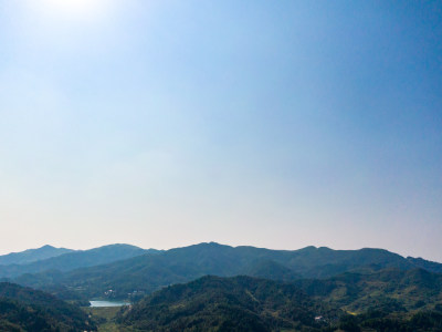 山川丘陵蓝天白云全景图航拍摄影图