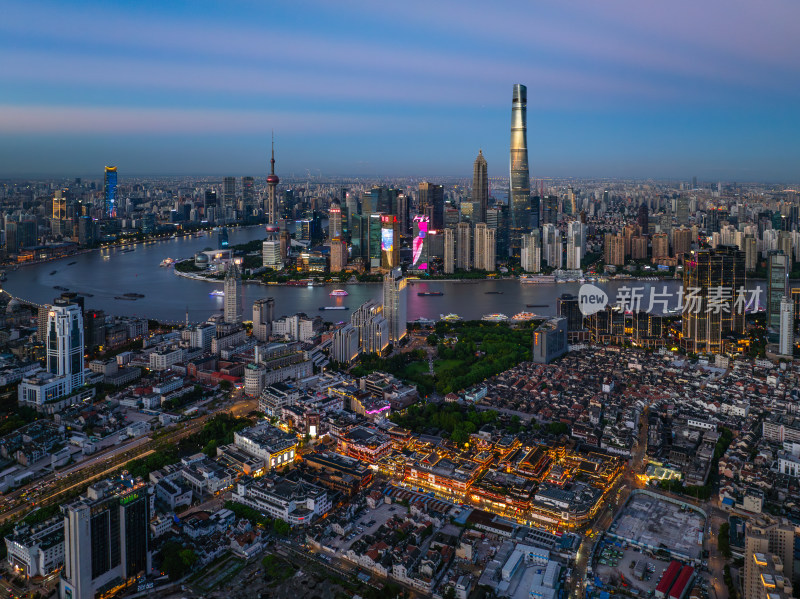 航拍上海黄浦江陆家嘴CBD夜景