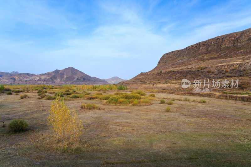 内蒙丘陵地带的秋天景色