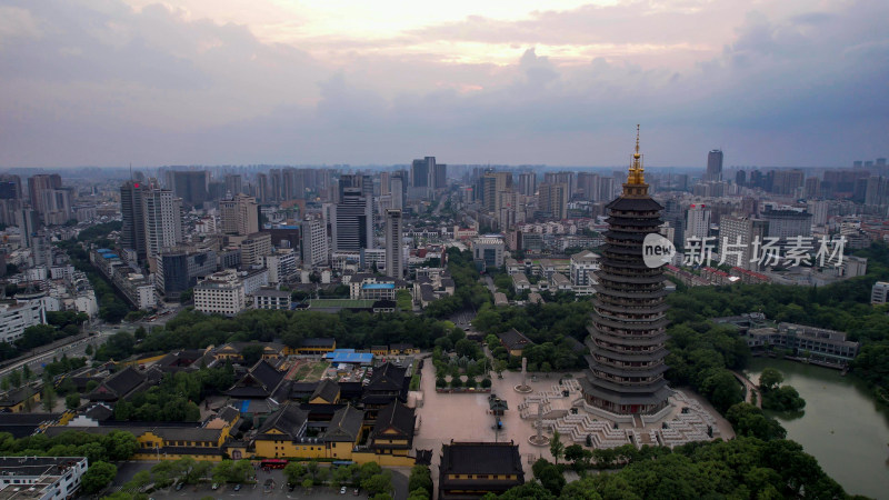 江苏常州红梅公园天宁禅寺航拍图