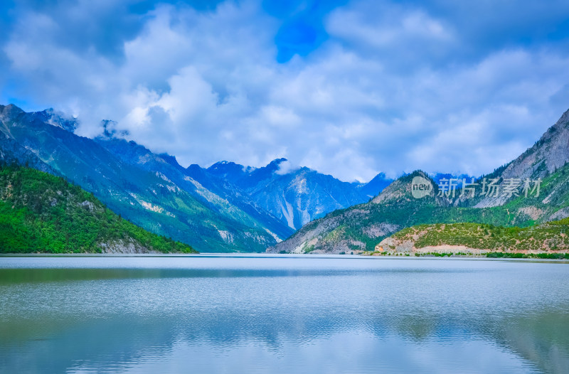 西藏昌都八宿县然乌湖旅游景区自然风光