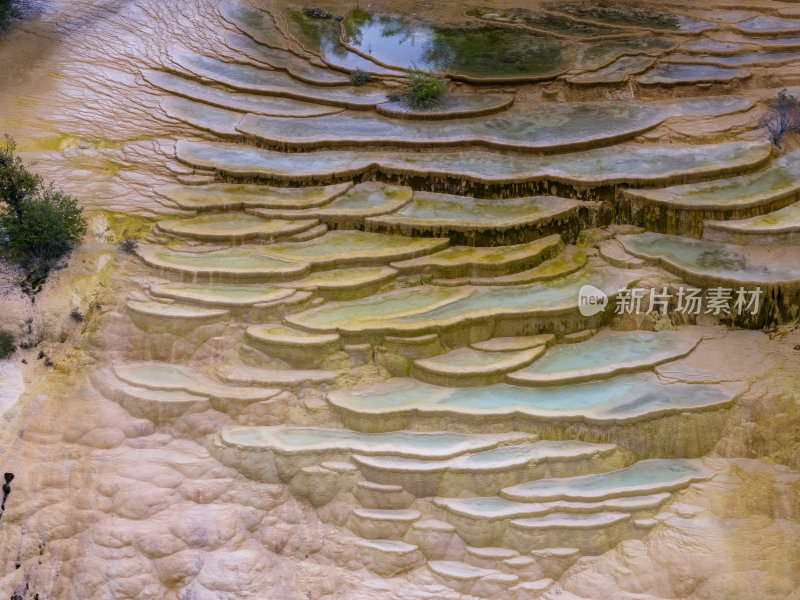 云南香格里拉虎跳峡白水台盐湖瑶池高空航拍