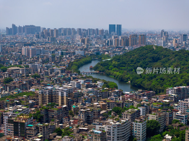 航拍夏季白天广东潮州葫芦山与城市全景风光