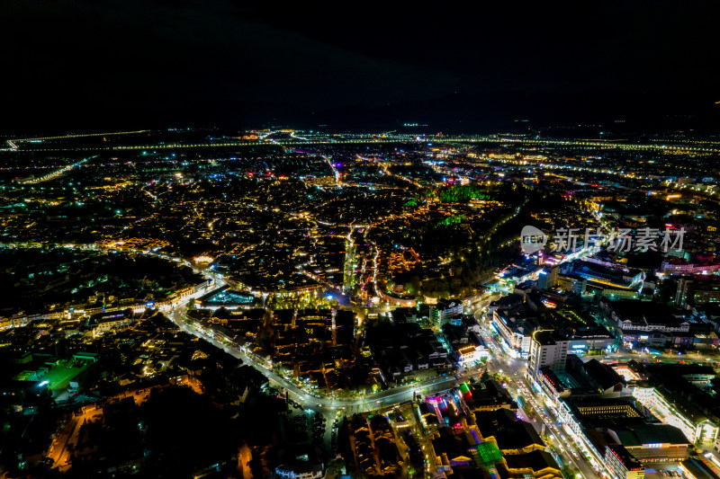 云南丽江古城夜景航拍摄影图