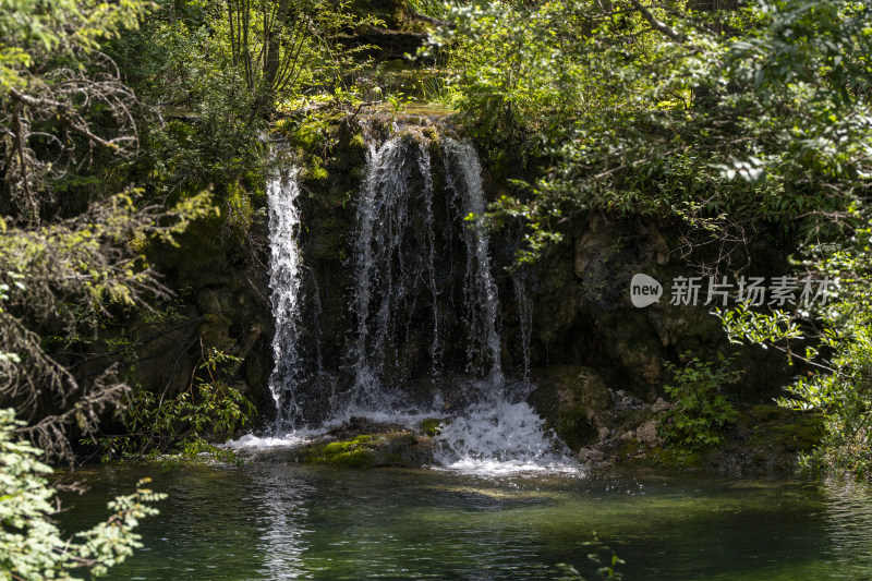 松潘县牟尼沟景区自然山水风光