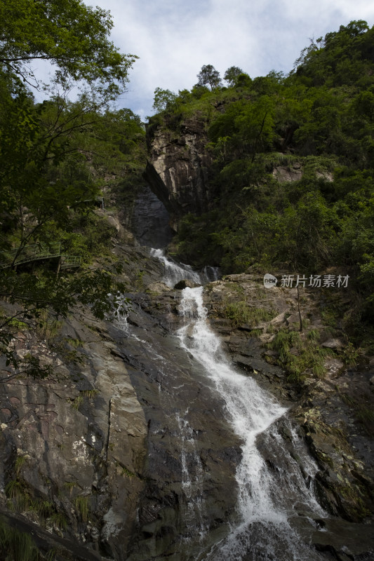 浙江开化县钱江源瀑布风光