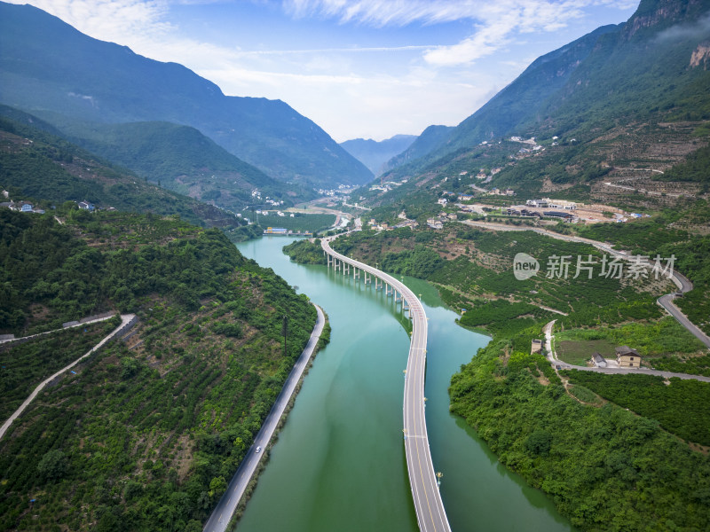 中国最美水上公路湖北新山航拍摄影图