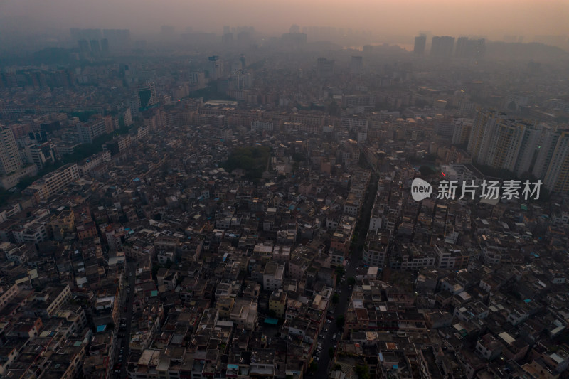 广东阳江城市清晨日出航拍摄影图