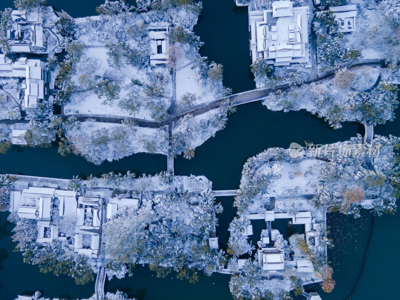 航拍山东济南大明湖景区雪景