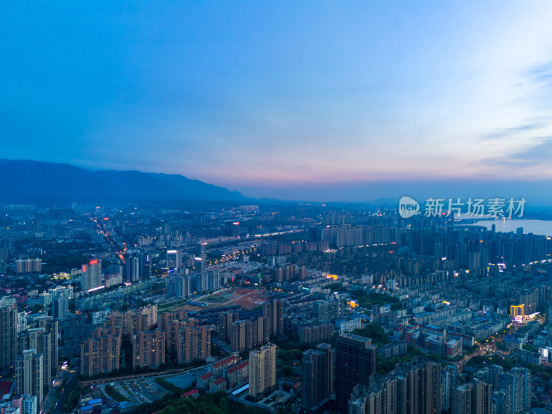 九江城市夜幕降临晚霞航拍图