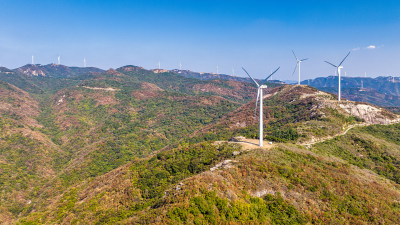 湖北广水山里的风力发电装置