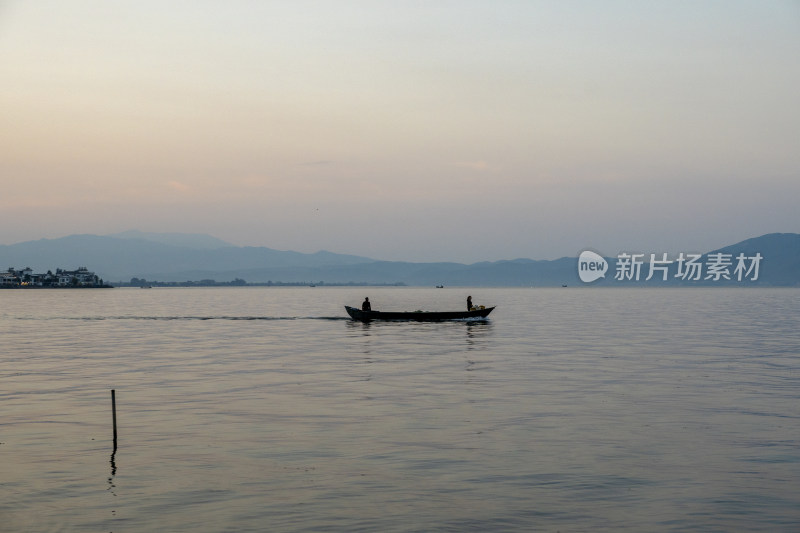 大理洱海傍晚景观