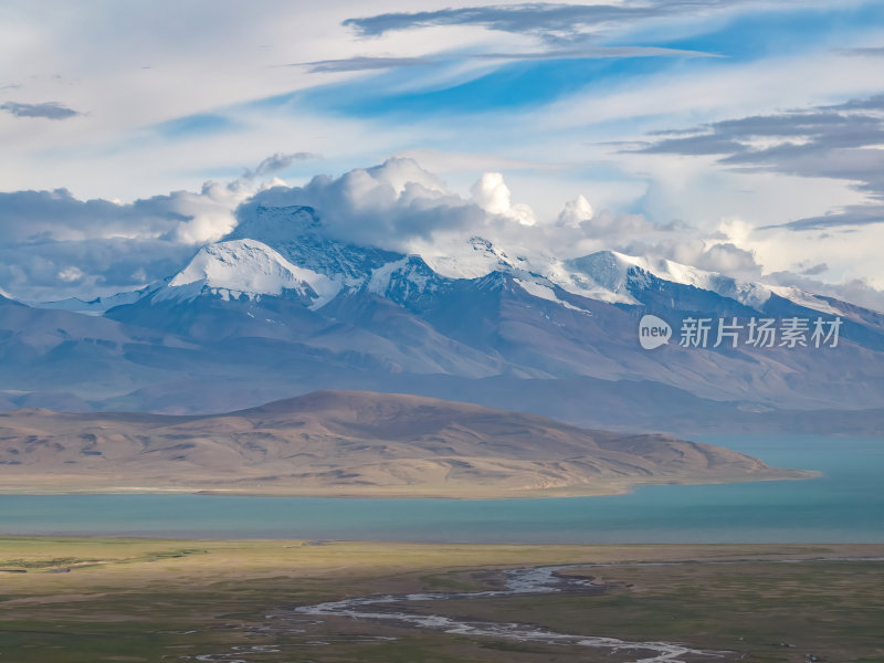 西藏阿里地区纳木那尼峰河道高空航拍