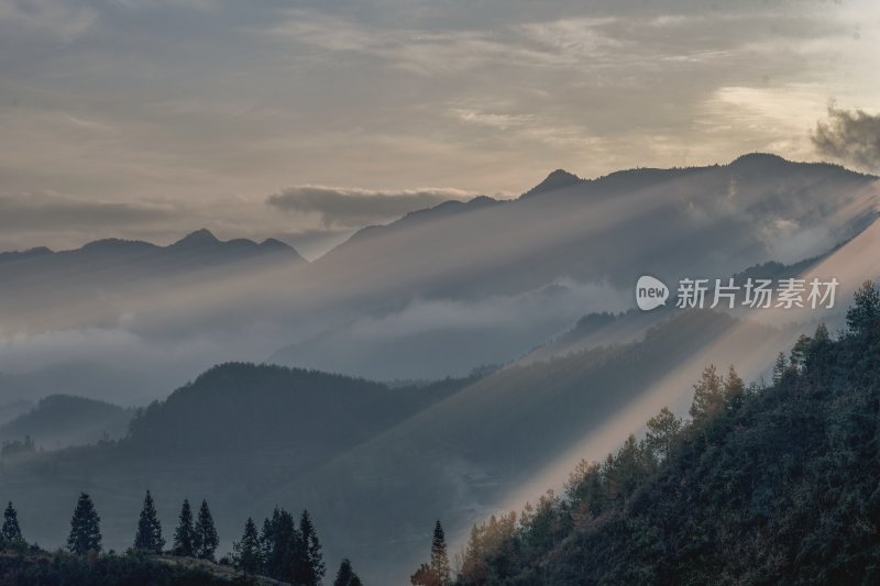 重庆酉阳：晨曦