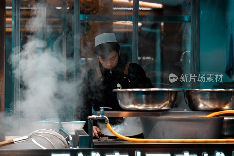 夜市小吃美食人群叫卖