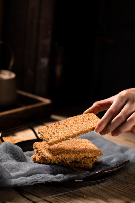 米酥锅巴薄脆饼干休闲零食