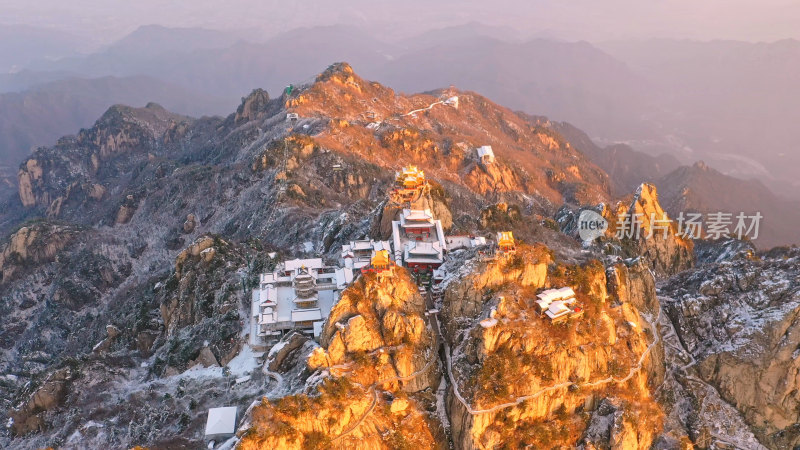 河南洛阳老君山雪景