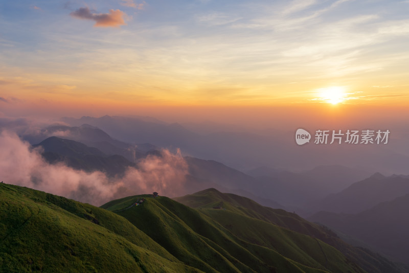 江西萍乡武功山高山草甸日出自然风光