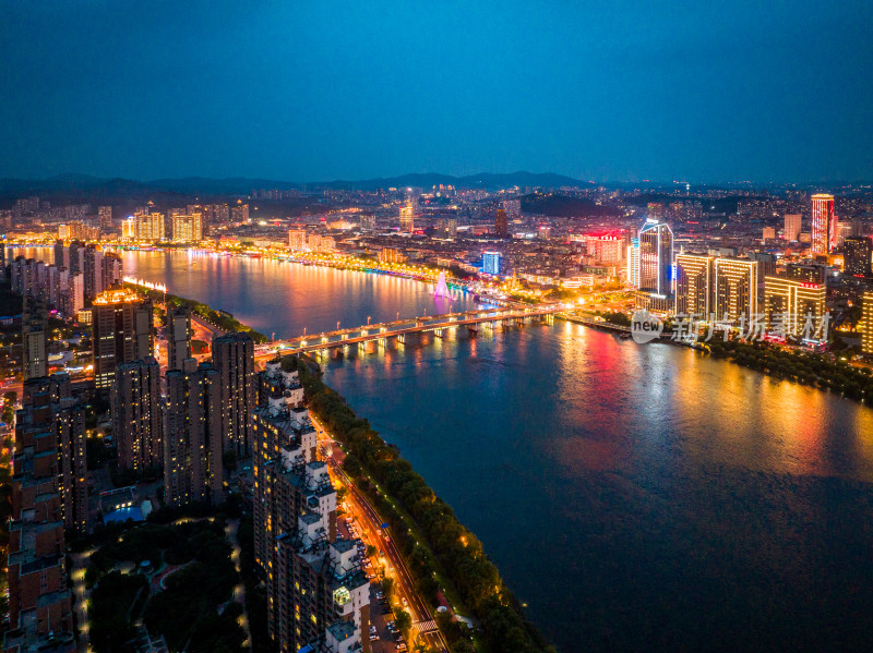 中国吉林市松花江吉林大桥城市夜景航拍