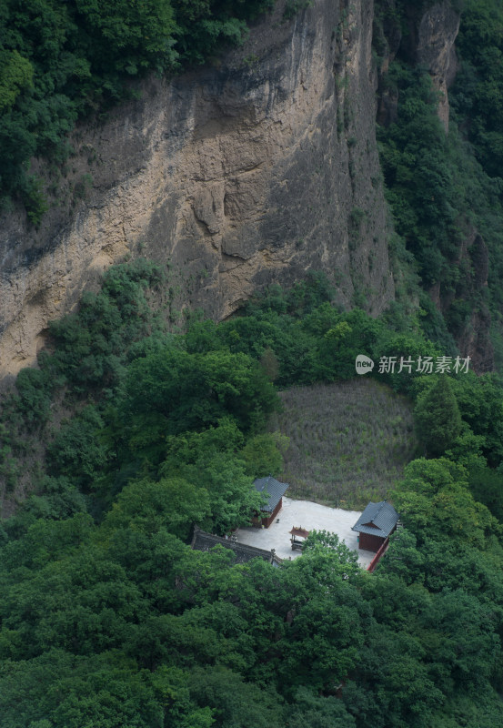 中国甘肃平凉崆峒山古建筑与自然风光