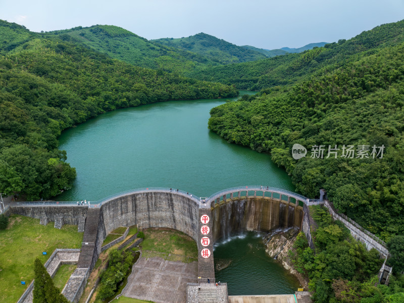 夏季白天航拍常州溧阳天目山平桥石坝风光