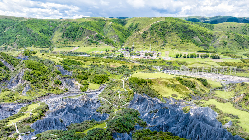 四川西部甘孜道孚县八美墨石公园景区航拍