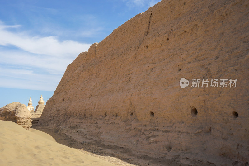 黑城弱水胡杨林景区，黑城遗址