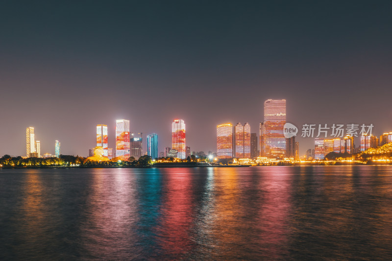 湖南长沙湘江滨水建筑群夜景