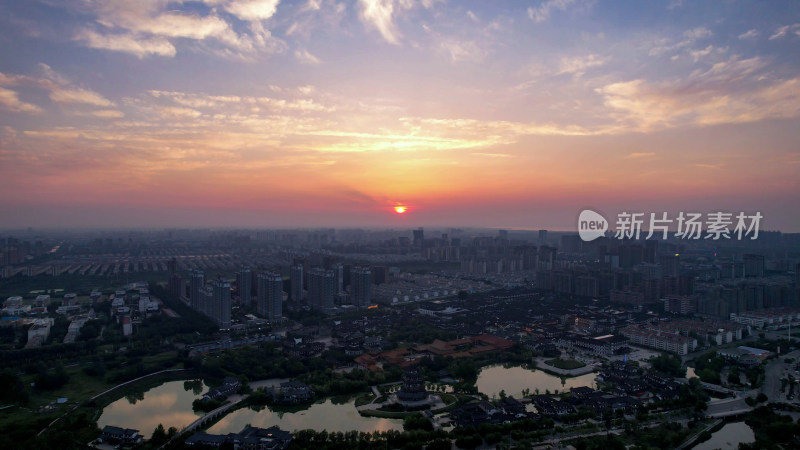 江苏宿迁城市日落晚霞夕阳西下航拍图