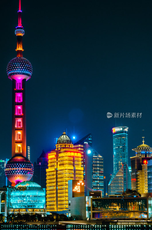 上海浦东新区陆家嘴城市天际线夜景