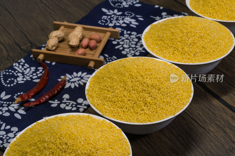 金黄的小米粮食健康饮食生活方式