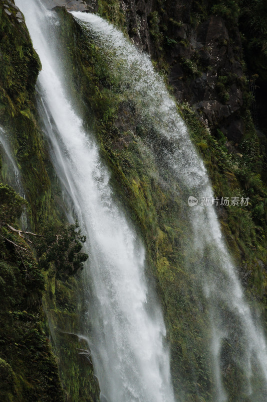 新西兰米佛峡湾Milford Sound