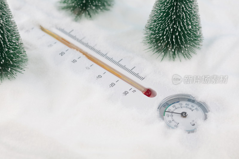 白雪温度计温度降低