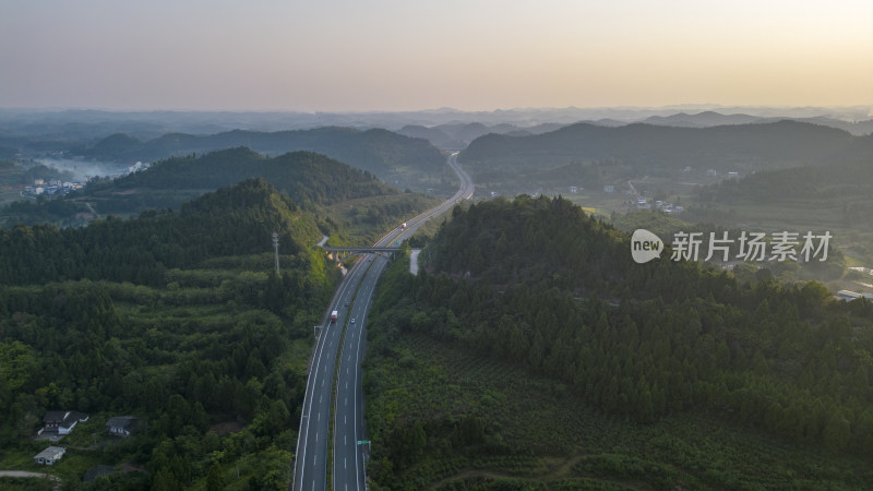 航拍四川南充遂西高速与乡村风景