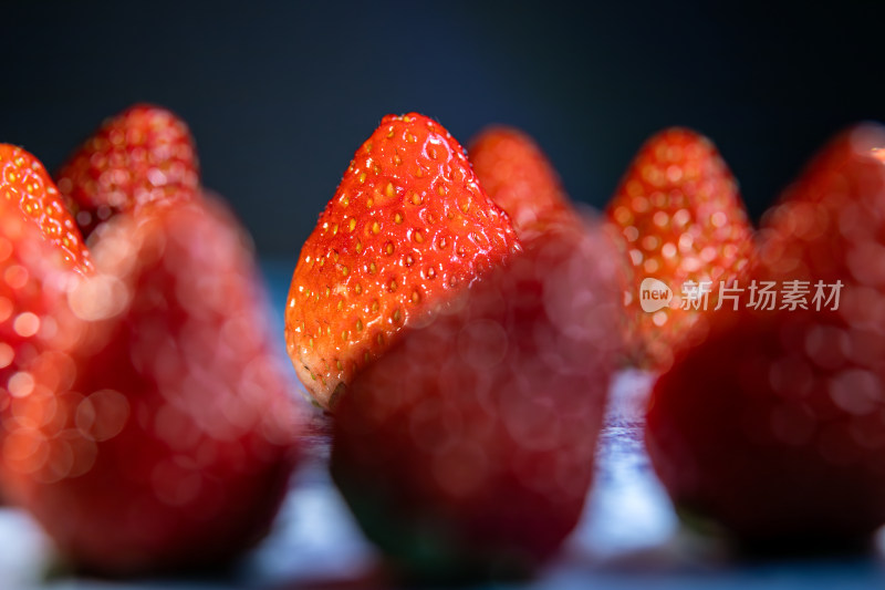 草莓聚光灯